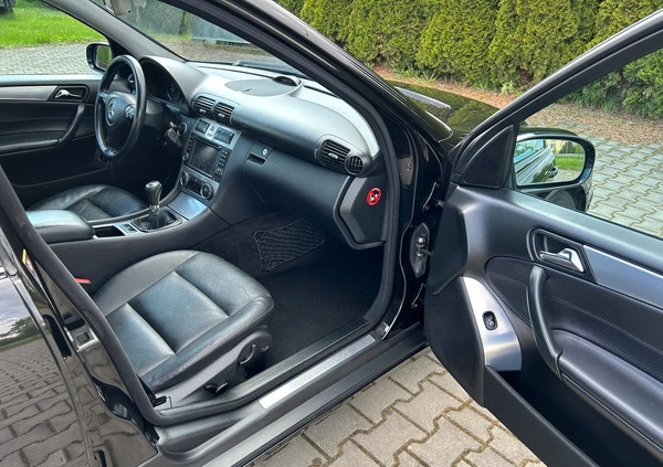 Mercedes-Benz Klasa C cena 22900 przebieg: 195777, rok produkcji 2005 z Krynki małe 529
